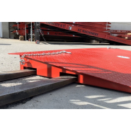 Rampe d'accès galvanisée à chaud pour conteneur au sol - Capacité 8T - AZ Ramp Hcry-08 GAV_2