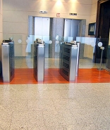 PR900 - Volet motorisé drapeau élégant Saima - Structure cylindrique et options de contrôle d'accès_2