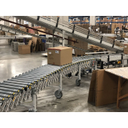 Convoyeur motorisé pour flux de marchandises en entrepôt
