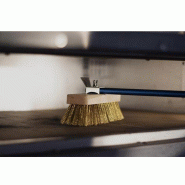 Brosse en laiton orientable avec racloir pour fours à pizza | GI.METAL_2