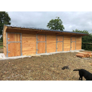 4 boxes en ligne Douglas - BOX003 - robustesse et esthétisme pour installations équestres_2