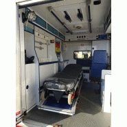 Ambulance d'occasion avec 111000 km et climatisation