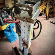 Marteau brise roche hydraulique BRH pour pelle 2 a 4T_2