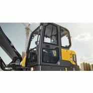 Pelle compacte EW60E avec profondeur de creusement de 3 292 mm