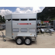 Bétaillère avec plancher en aluminium et toit en tôle