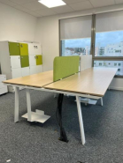 Bureau Bench d'occasion - 2, 4 ou 6 positions - Bois et piètements blancs - Dimensions 140 cm x 80 cm_2