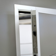 Porte de garage sectionnelle Isola - isolée 40mm avec ou sans portillon - motorisée et pré-montée_2