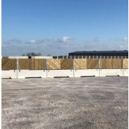 Palissade en bois vertical conçue pour les professionnels du bâtiment, des travaux publics, des collectivités_2