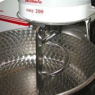 Pétrins Easy basculants - Pétrin professionnel Pietroberto - 1025 à 1720 kg - Compact et ergonomique_2