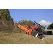 Broyeur conçu pour l'entretien des talus et fossés