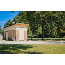 Toilette publique extérieure monopente