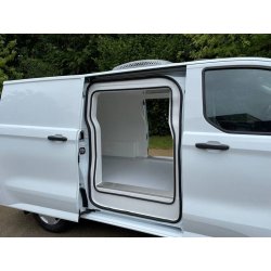 Véhicule frigorifique avec cellule intégrée IsoCity 3,6 ou 4,3 m3 -  Ford Custom - Froid positif ou négatif