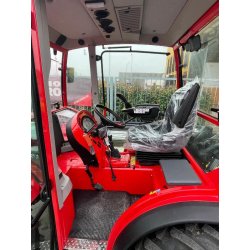 Antonio Carraro TTR 8700 R - Tracteur réversible compact 75 ch avec bull-bar avant et cabine climatisée