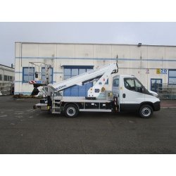 Scorpion 2013 sur Nissan - Camion nacelle Oil & Steel France - Hauteur de travail 19,9 m