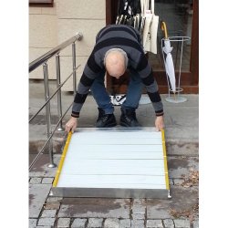 Rampe d'accès aluminium pliante - largeur 80 cm ou 90 cm, longueur 200 cm, avec bordure chasse-roue - charge 350 kg