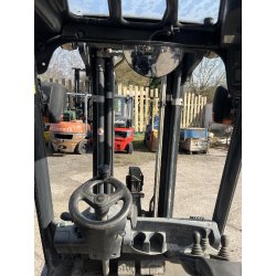 Chariot frontal gaz fenwick linde h25t01