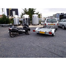 Remorque moto de 2 roues 145 x 13 pour le chargement du mp3 125, mp3 400 ou 500 - trigano tpm2s mp3