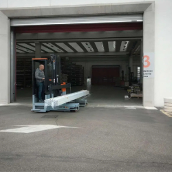 Chariot Multidirectionnel Électrique avec une Capacité de levage Jusqu'à 2 tonnes  en Isère et Rhône - Alpes  -  disponible en achat neuf et en location de courte à longue durée