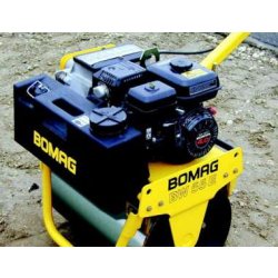Rouleau compresseur BW 55 E Bomag - monocylindre à guidage manuel - 2.2 Kw Honda - 560 mm de largeur de travail