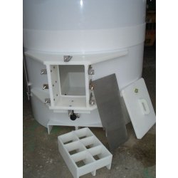 Cuve à vin rouge - 28,50 HL au débordement - Fond en pente inclinée avec grille de filtration inox