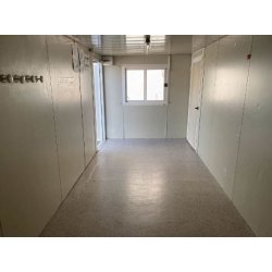 Bungalow d'occasion utilisable comme bureau, vestiaire ou sanitaire - 8 x 2,50 m