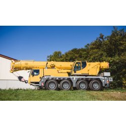 LTM 1070-4.2 grues automotrices - Liebherr - capacité de charge max 70 t - flèche télescopique jusqu'à 50 m