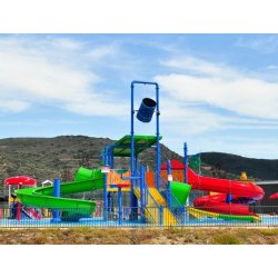 Structure de jeux aquatiques - ARWAPS5A - 17x13 m - Hauteur 9 m - Toboggans 2,4 m