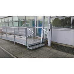 Passerelle et rampes batiment métallique pour pmr