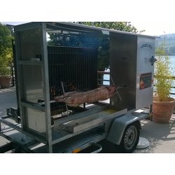 Tournebroche sur remorque - idéal pour méchoui au feu de bois - disponible en location pour événements