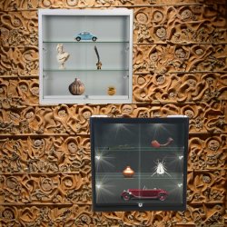 Vitrine murale LED en verre - Gris alu ou noir - Réf. 2228418 - robuste et éclairage orientable