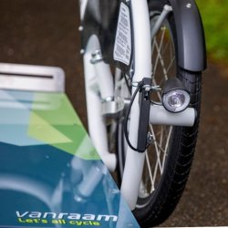 Tricycle transporteur fauteuil roulant van raam veloplus
