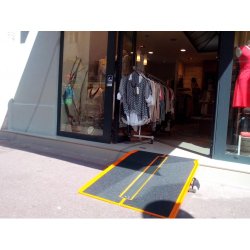 Rampe pmr pliable en fibre de verre pour l'accès des commerces - shop ramp