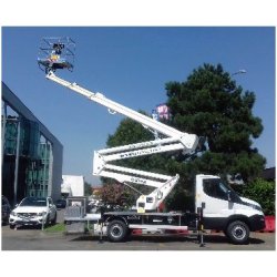 Snake 2413 plus sur iveco camion nacelle - oil & steel france - 23,5m