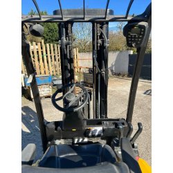 Chariot Frontal Electrique YALE ERP18VT