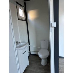 Bureau de jardin 15 mètres carrés - bien isolé avec grande façade vitrée et finition moderne