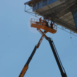 Nacelle Articulée HT43 RTJ PRO  idéale pour vos travaux en hauteur tout terrain en Alpes  -  disponible en achat neuf et en location de courte à longue durée