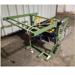 Pondeuse à parpaings compacte et légère, idéale pour la production de parpaings sur de petit chantier - RÉF. RMI03-ET