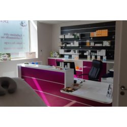 Banque d'accueil fonctionnelle et esthétique - Modules conformes aux normes européennes - Large choix de coloris et tailles