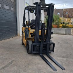Chariot Élévateur Caterpillar GP25NT Triplex 4.7 m - Puissance Fiabilité