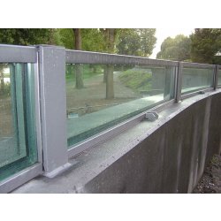 Dispositif anti-inondation démontable Flo-Glass - verre de sécurité feuilleté - protection jusqu'à 1,3 m