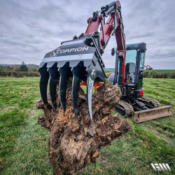 Godet grappin SCORPION pour mini pelle - Force d'arrachement exceptionnelle - Compatible pelles de 1,5 à 30 tonnes