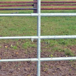 Barrière agricole - 5 lisses extensibles en acier galvanisé - Abrivert - diamètre 60.3mm - 6.5m à 7.5m