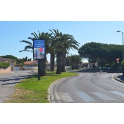 Écran géant LED extérieur sur pied - Dynagence - forte luminosité jusqu'à 10 000 cd - résistant aux intempéries