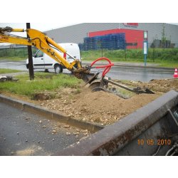 Trancheuse pour tractopelle et mini chargeuse