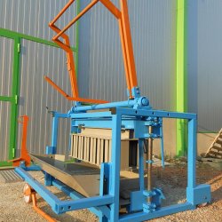 Pondeuse à parpaing et béton avec capacité de moulage de 2 à 5 blocs de 20 cm - Easy blocs - Espb