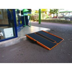 Rampe d'accès PMR pliable et amovible - Hauteur à franchir 180 mm - Référence AXS010