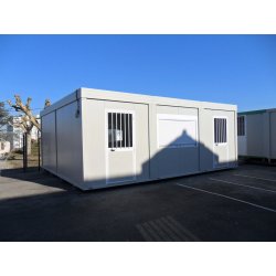 Bungalow de chantier - Réfectoire avec cuisinette, évier, frigo, plaques électriques et micro-ondes