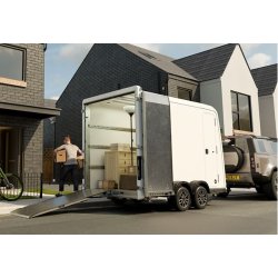 Remorque fourgon premium avec porte arrière multifonction innovante pour moto, déménagement et exposition - 2 roues - BOX VAN