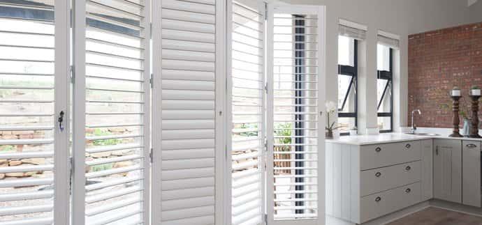 Protection robuste et compacte Trellidor pour fenêtres et portes