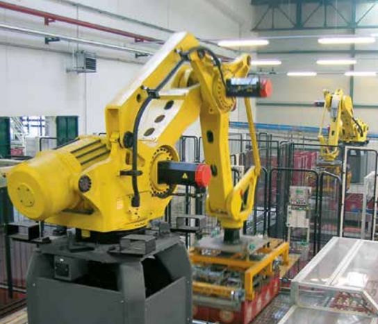 Palettiseur RoboKombi - hauteur maxi 2700 mm pour caisses, fardeaux et bouteilles pleines - PALROBOKOMBI SIDEL_0